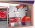 une vitrine avec des stickers de saint valentin